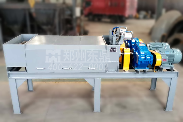 螺旋擠壓脫水機具有產(chǎn)能大，操作維修方便，投入成本低，分單螺旋和雙螺旋系列脫水產(chǎn)品