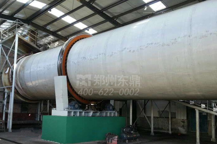 大型精礦粉球團(tuán)類烘干機(jī)設(shè)備是一種處理能力大、穩(wěn)定高效、自動化程度高的專用烘干器，適用于鐵精礦、錳礦粉、鈷礦粉、銅精礦、金礦粉、鉛精粉、錫礦粉、汞礦粉、磷精礦、鉬精礦等精礦